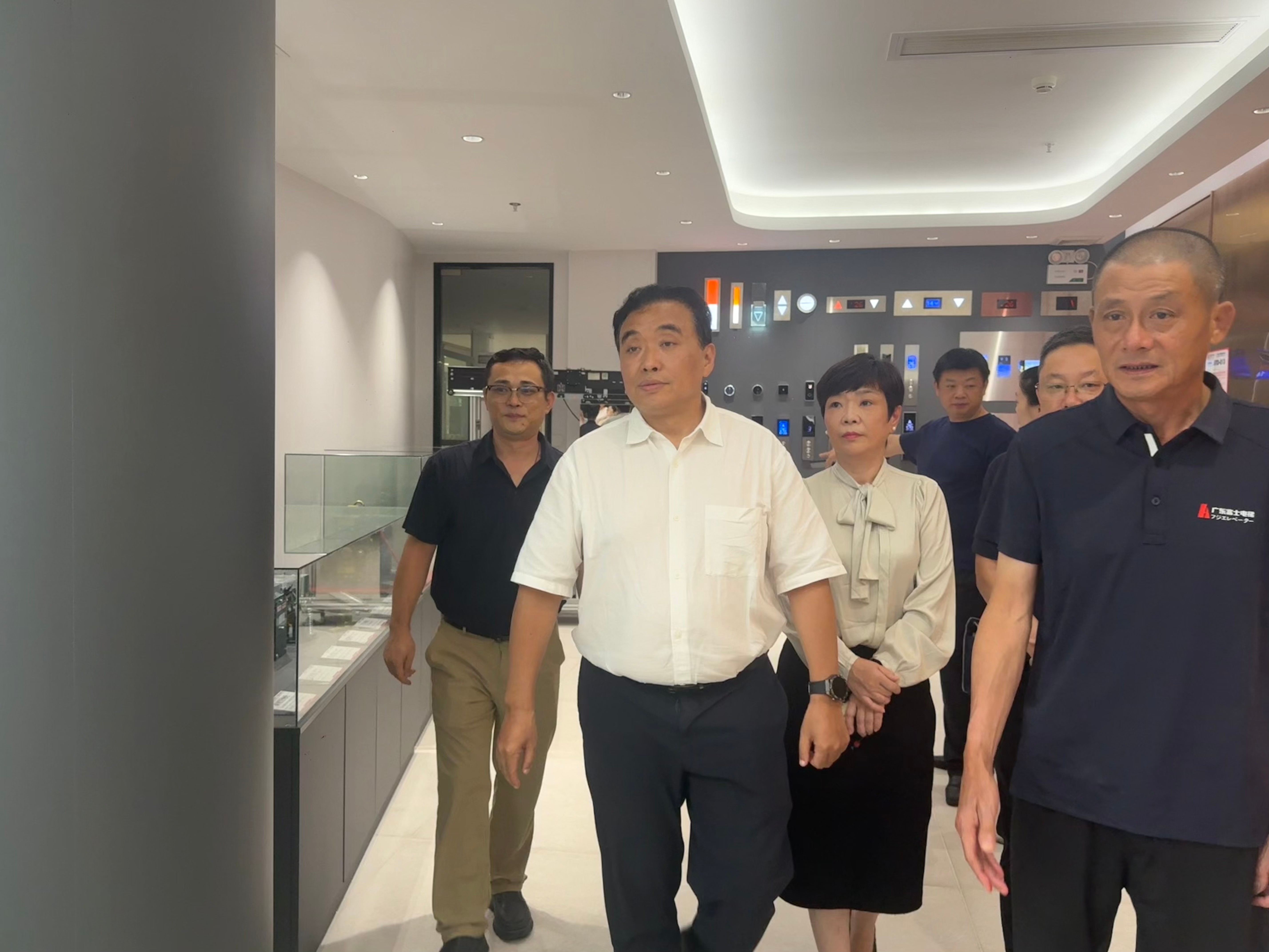 湘粤相依 侨联赋能｜湖南省、市侨联领导莅临HTH平台_HTH(中国)一站式服务平台
视察指导！
